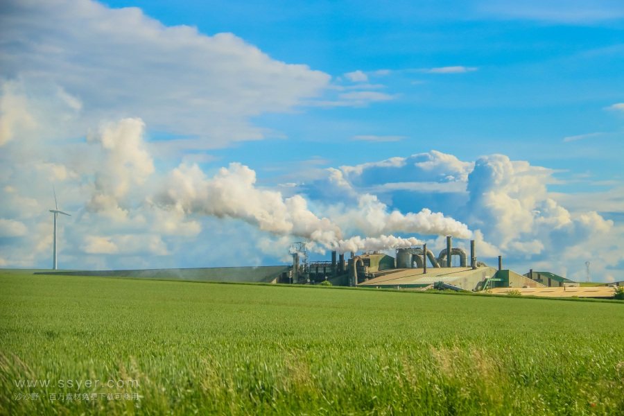 臭氧，位置不同，角色不同